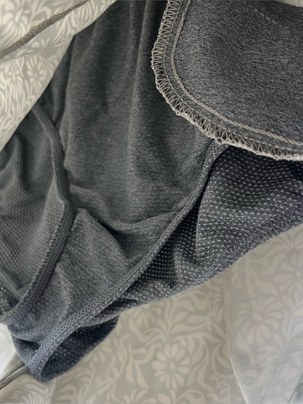 Vuori Grey Pale Wheat Samba Clementine Running Shorts 2.0 Size Medium - Picture 6 of 8